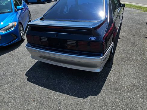 Used 1990 Ford Mustang GT Hatchback RWD image 5