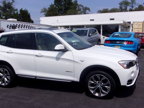 Used 2017 BMW X3 xDrive28i AWD/4WD image 3