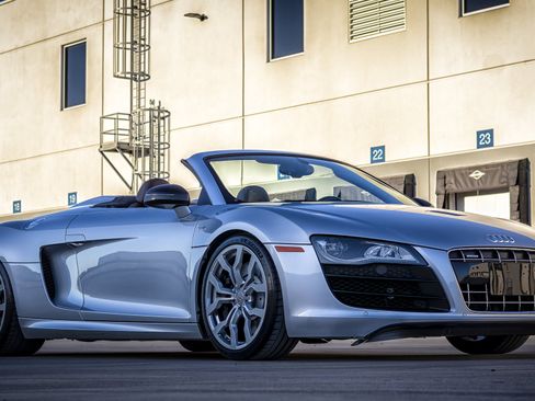 Used 2012 Audi R8 V10 image 1