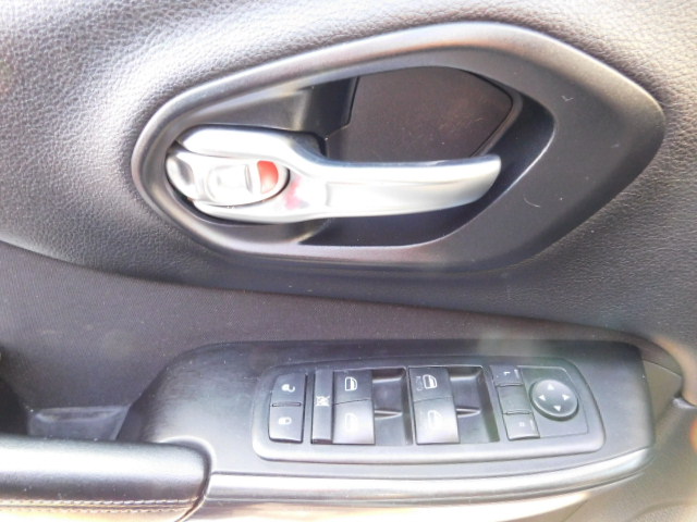 Used 2014 Jeep Cherokee 4WD Latitude image 15