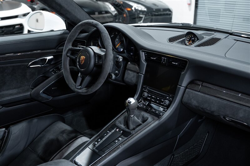 Used 2018 Porsche 911 GT3 RWD image 54