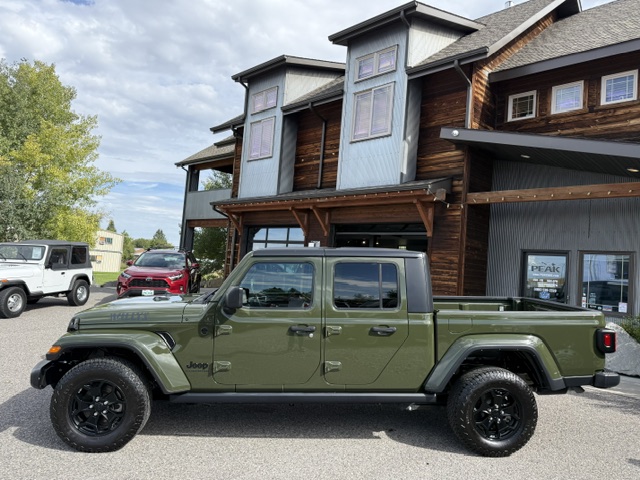Used 2021 Jeep Gladiator Willys AWD/4WD image 2