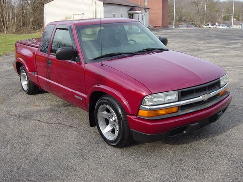Used 2003 Chevrolet S10 Pickup image 4