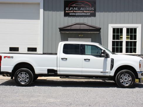 Used 2025 Ford F250 4x4 Crew Cab Super Duty image 6