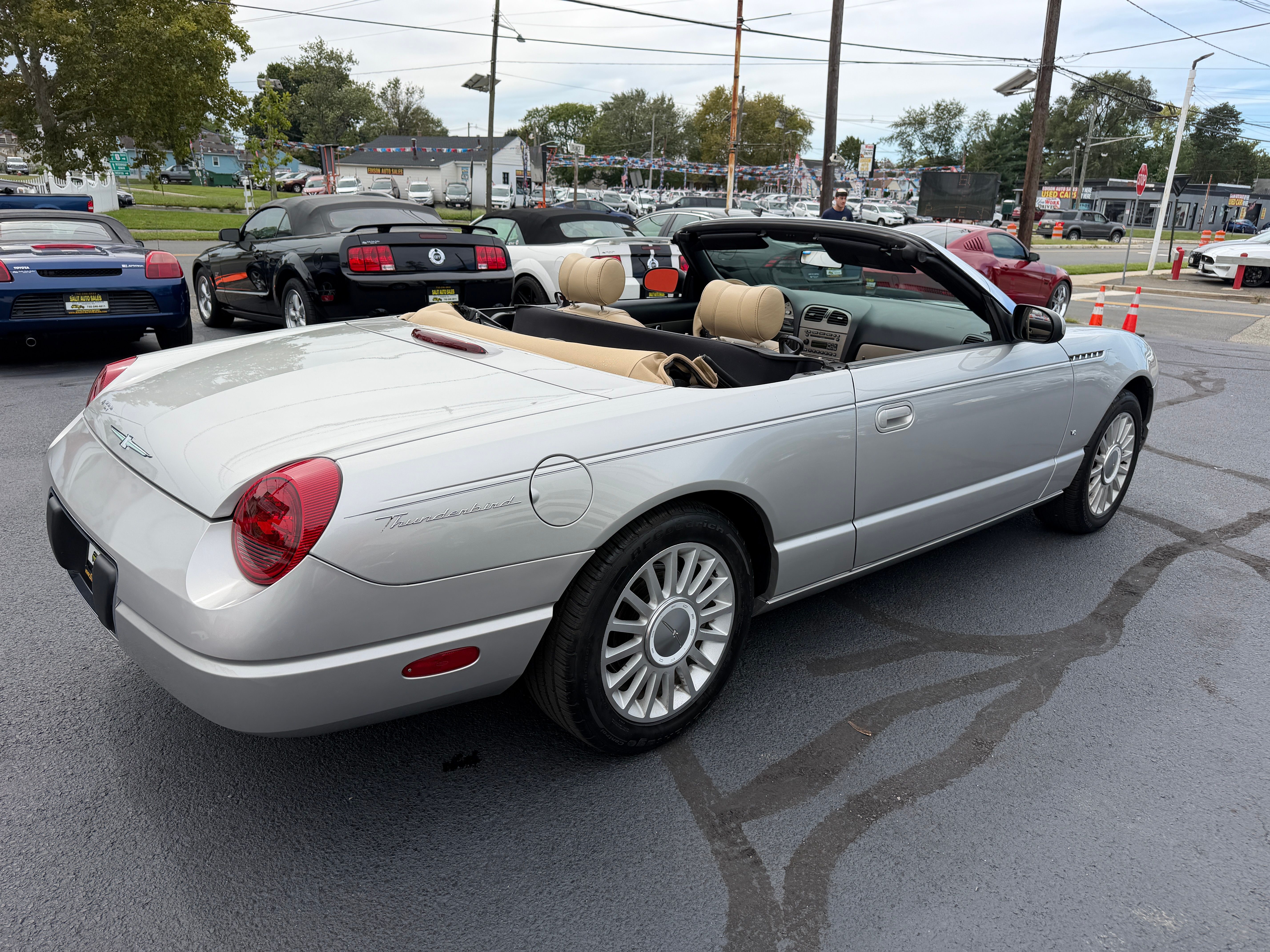 Used 2004 Ford Thunderbird UNAVAIL RWD image 29