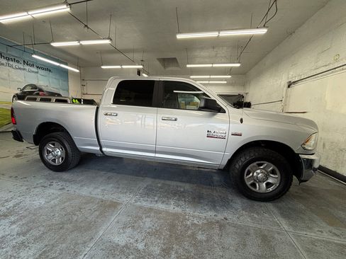 Used 2016 RAM 2500 SLT image 3