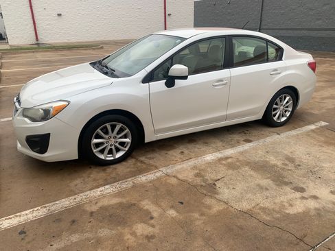 Used 2014 Subaru Impreza 2.0i Premium image 3