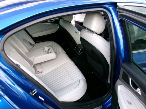 Used 2024 Genesis G70 2.5T Prestige RWD image 15