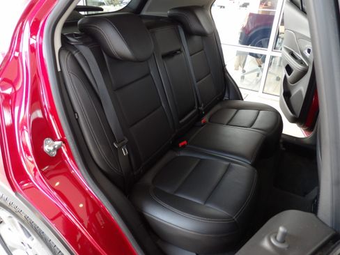 Used 2014 Buick Encore FWD Leather image 18