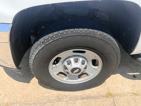 Used 2013 Chevrolet Silverado 2500 2WD Extended Cab image 25