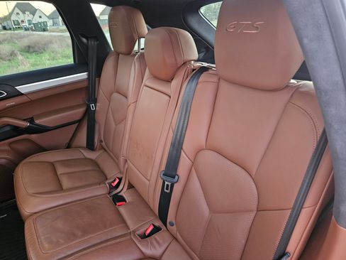 Used 2018 Porsche Cayenne GTS image 15