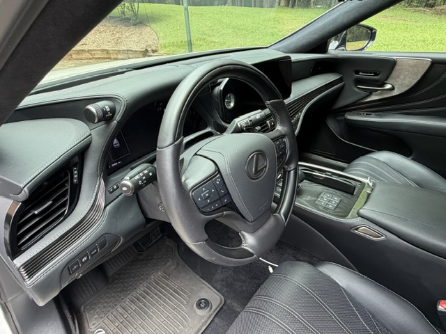 Used 2023 Lexus LS 500h AWD w/ Luxury Package image 16