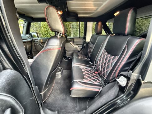 Used 2017 Jeep Wrangler Unlimited Sport AWD/4WD image 8