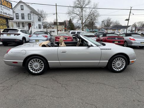 Used 2004 Ford Thunderbird image 17