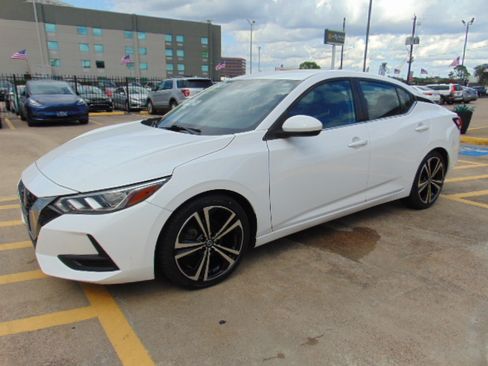 Used 2021 Nissan Sentra S image 4