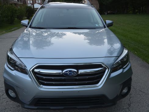 Used 2018 Subaru Outback 2.5i Limited AWD/4WD image 7