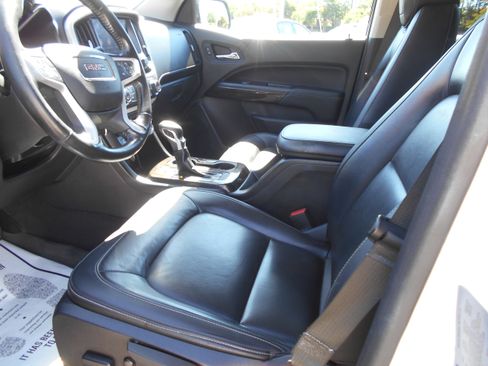 Used 2022 GMC Canyon 2WD Crew Cab Elevation image 8