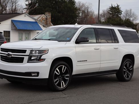 Used 2018 Chevrolet Suburban Premier image 3