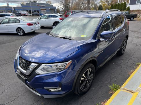 Used 2018 Nissan Rogue SL image 3