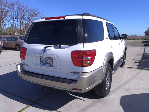 Used 2004 Toyota Sequoia SR5 image 4
