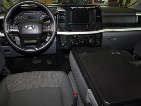 Used 2024 Ford F350 4x4 Crew Cab DRW Super Duty image 29