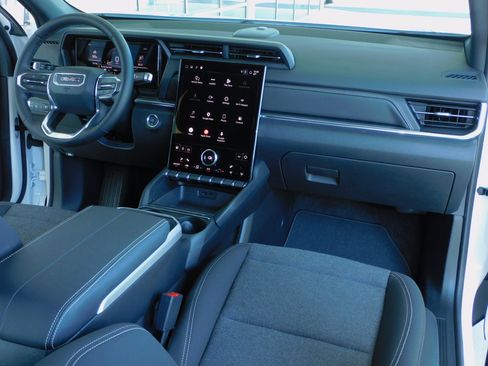 Used 2026 GMC Terrain FWD Elevation image 4
