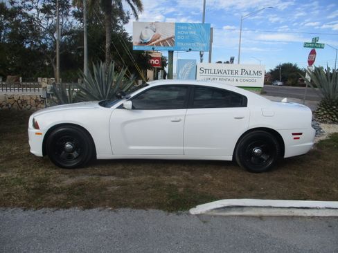 Used 2014 Dodge Charger image 2