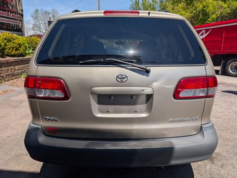 Used 2003 Toyota Sienna LE Minivan 4D FWD image 5