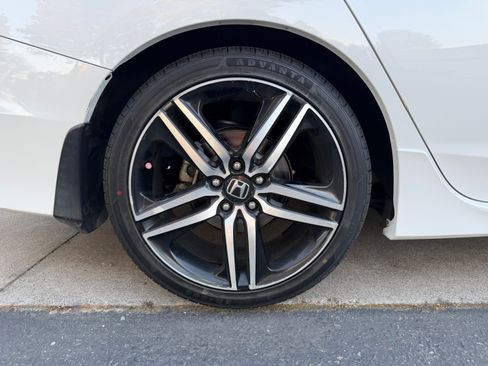 Used 2017 Honda Accord Sport image 7