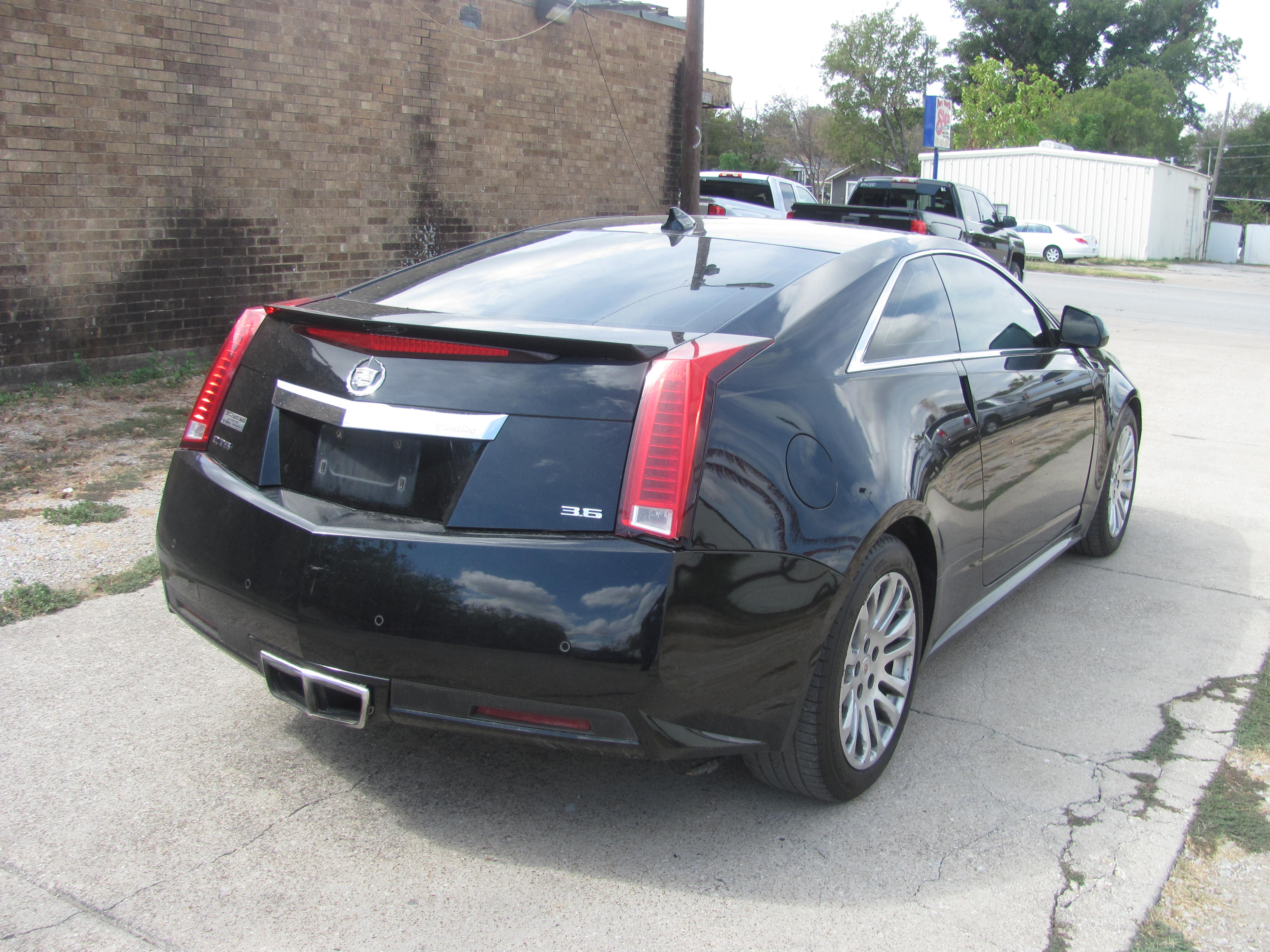 Used 2013 Cadillac CTS Coupe RWD image 3