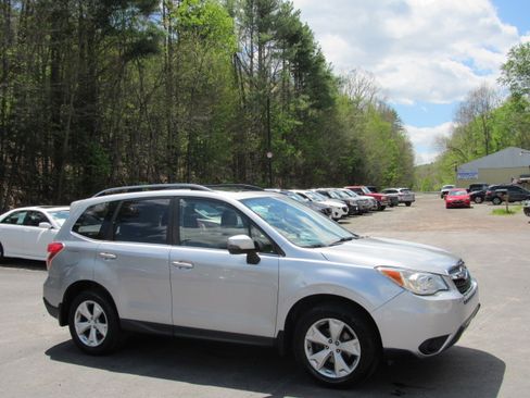 Used 2014 Subaru Forester 2.5i Touring AWD/4WD image 9