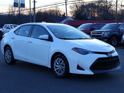 Used 2019 Toyota Corolla LE image 10
