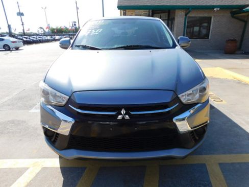 Used 2018 Mitsubishi Outlander Sport ES image 2