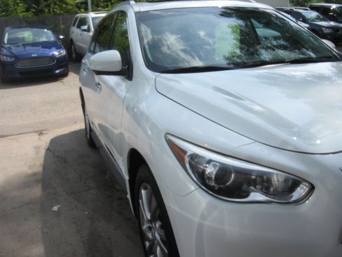 Used 2013 INFINITI JX35 AWD image 3