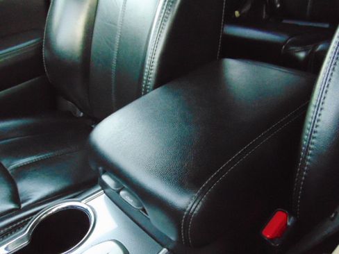 Used 2020 Nissan Pathfinder S image 23