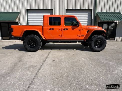 Used 2025 Jeep Gladiator Mojave AWD/4WD image 2