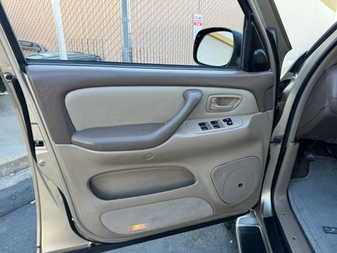 Used 2002 Toyota Sequoia SR5 image 8