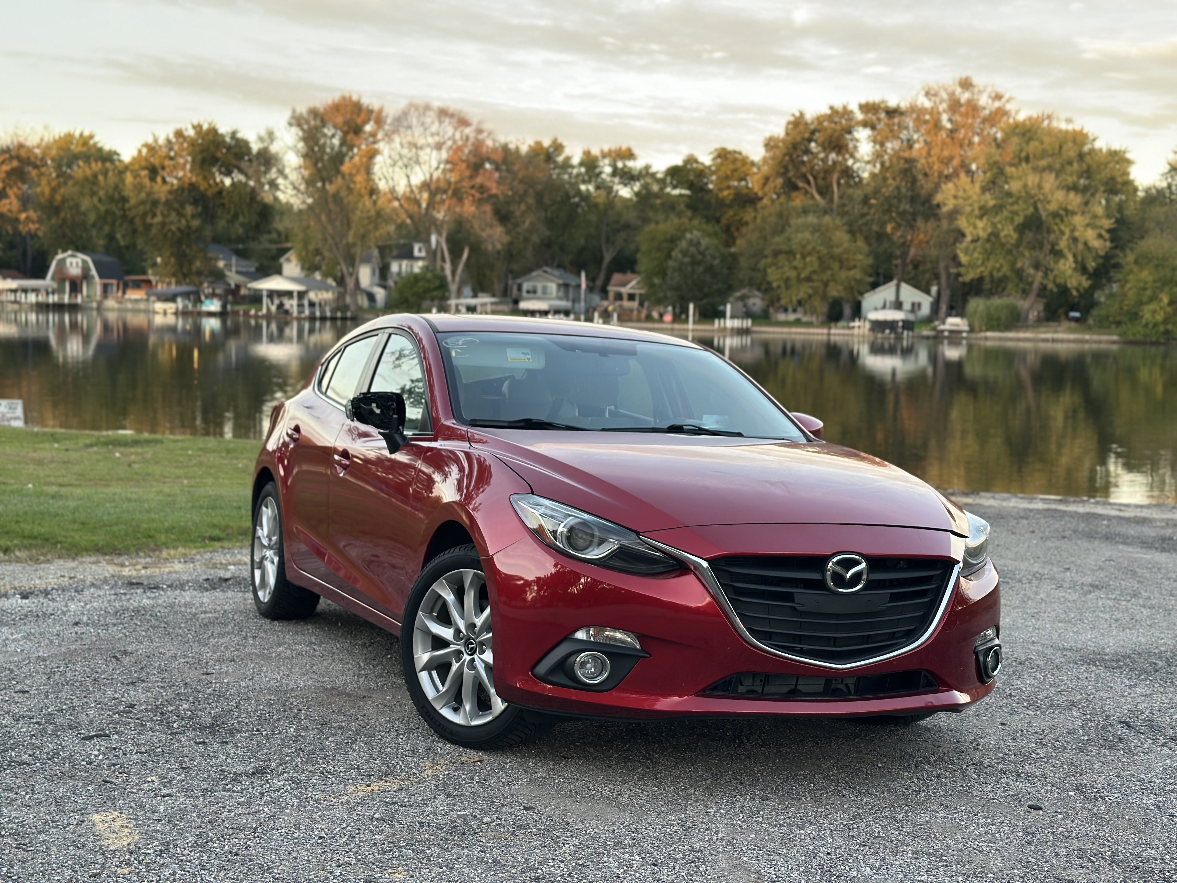 Used 2015 MAZDA MAZDA3 s Grand Touring Hatchback FWD image 1