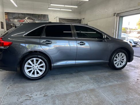 Used 2011 Toyota Venza image 8