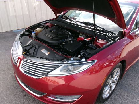 Used 2015 Lincoln MKZ image 13