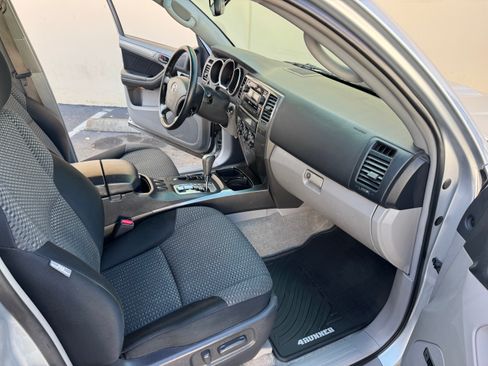 Used 2009 Toyota 4Runner Sport image 28