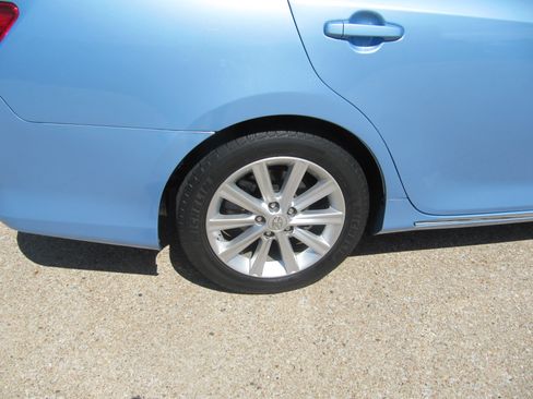 Used 2012 Toyota Camry Hybrid FWD image 5