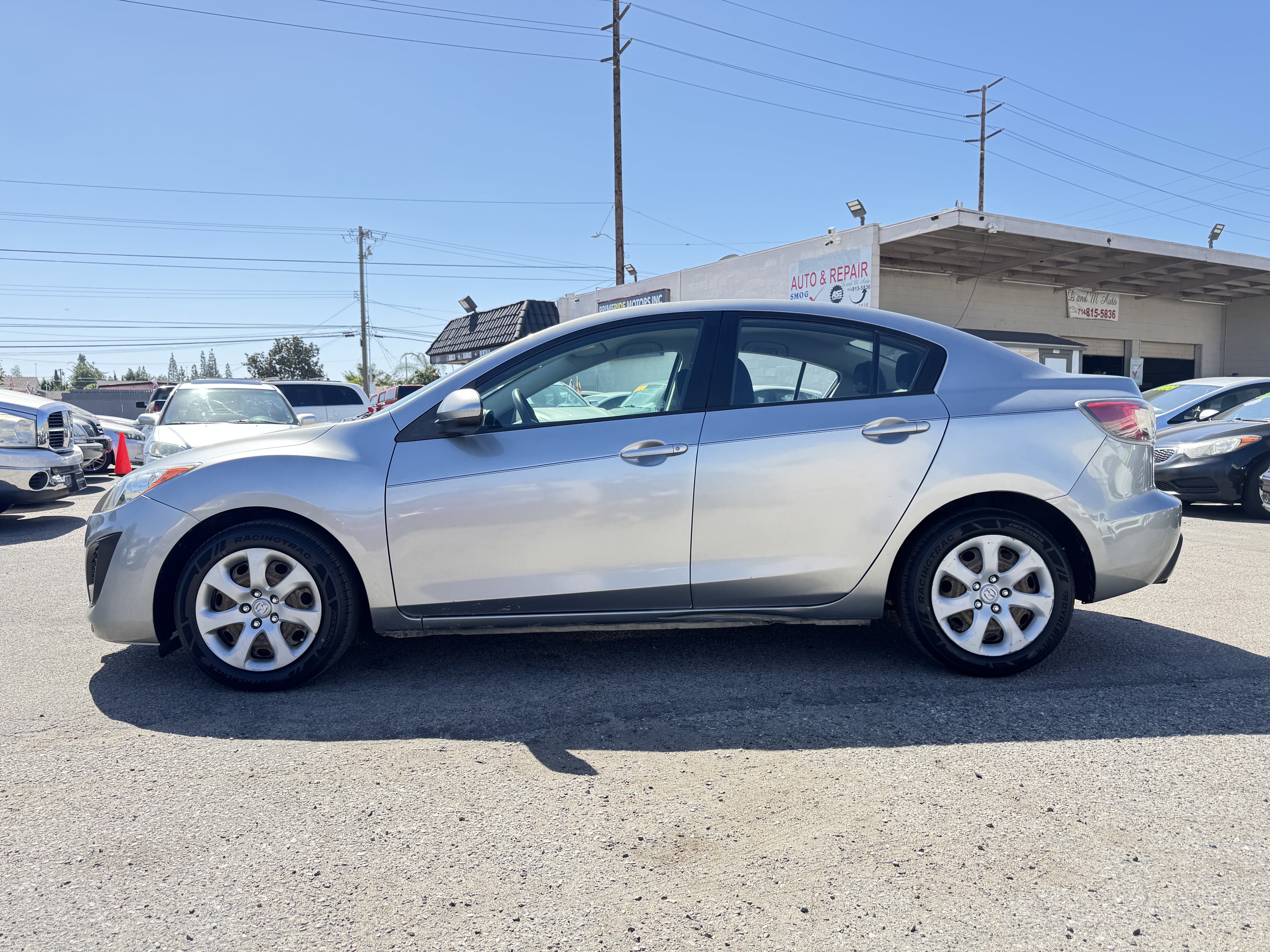Used 2011 MAZDA MAZDA3 i Sport Sedan FWD image 4