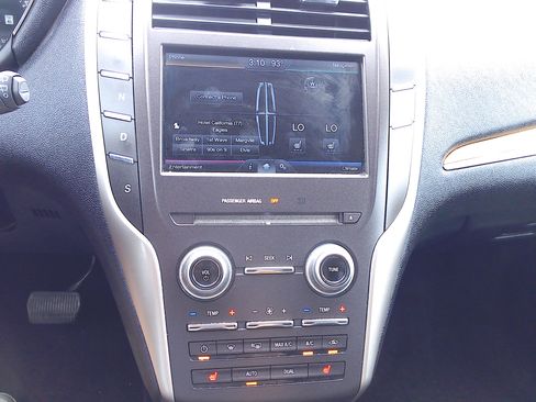 Used 2015 Lincoln MKC FWD image 15