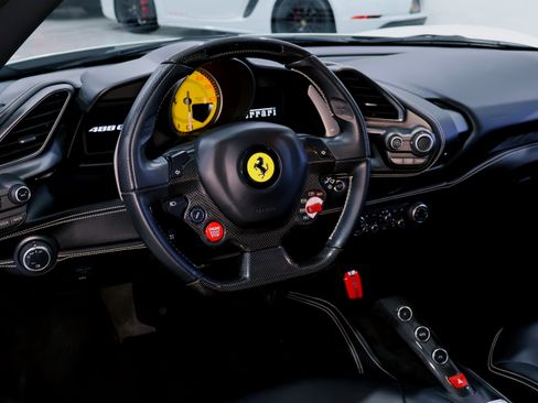 Used 2016 Ferrari 488 GTB RWD image 20