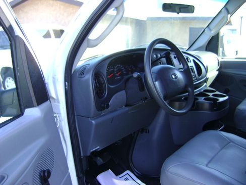 Used 2008 Ford E-150 and Econoline 150 image 10