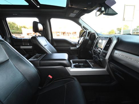 Used 2018 Ford F350 Lariat image 51