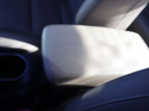 Used 2017 Hyundai Elantra Limited image 29