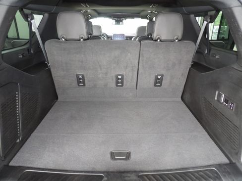 Used 2024 GMC Yukon XL 2WD SLT image 36