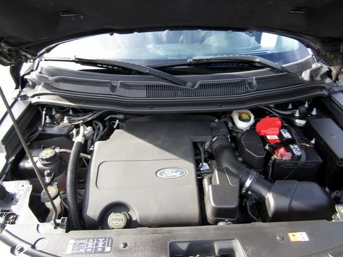 Used 2015 Ford Explorer XLT image 14